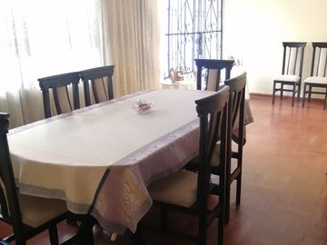 SURCO, Casa en venta: 4 dormitorios. Carca a Caminos del Inca. Seguridad
