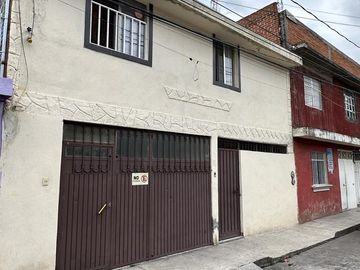 VENTA DE CASA EN LA COL. PRIMO TAPIA PONIENTE.