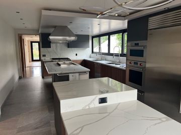 RESIDENCIA DE LUJO EN VENTA BOSQUES DE LAS LOMAS