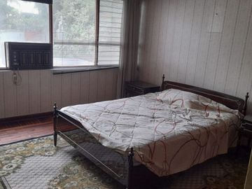 BAJÓ DE PRECIO!!!! CASA:  2 FRENTES, AVENIDA Y PARQUE