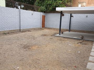 BAJÓ DE PRECIO!!!! CASA:  2 FRENTES, AVENIDA Y PARQUE