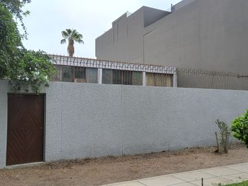 BAJÓ DE PRECIO!!!! CASA:  2 FRENTES, AVENIDA Y PARQUE