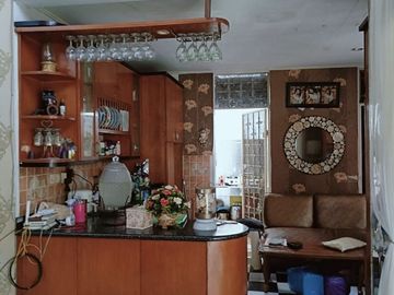 Rumah strategis lantai 2 di Bintaro Sektor 5, Komplek Perkici