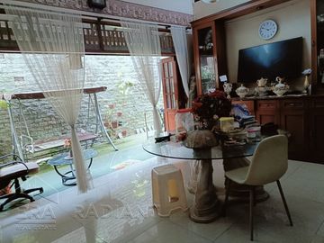 Rumah strategis lantai 2 di Bintaro Sektor 5, Komplek Perkici