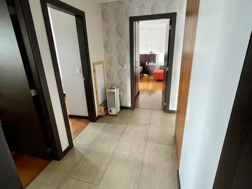 VENDO DEPARTAMENTO MODERNO Y CON EXCELENTE VISTA