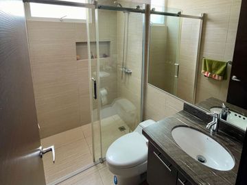 VENDO DEPARTAMENTO MODERNO Y CON EXCELENTE VISTA