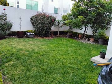 Hermosa RESIDENCIA en VENTA, CUMBRES DEL LAGO, Juriquilla, 3rec c/u con baño, ampliio jardín, privada, VIG24/7