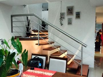 Hermosa RESIDENCIA en VENTA, CUMBRES DEL LAGO, Juriquilla, 3rec c/u con baño, ampliio jardín, privada, VIG24/7