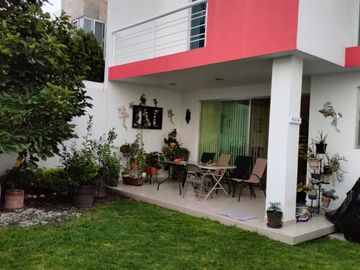 Hermosa RESIDENCIA en VENTA, CUMBRES DEL LAGO, Juriquilla, 3rec c/u con baño, ampliio jardín, privada, VIG24/7