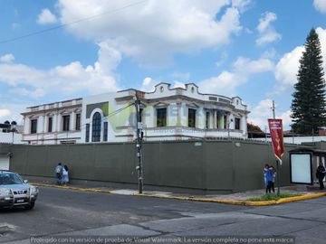 CASA en VENTA sobre AV. ACUEDUCTO em Esquina