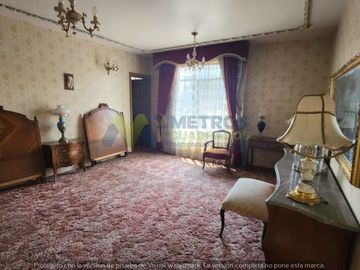 CASA en VENTA sobre AV. ACUEDUCTO em Esquina