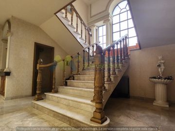 CASA en VENTA sobre AV. ACUEDUCTO em Esquina