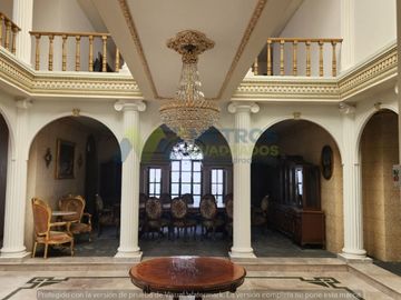 CASA en VENTA sobre AV. ACUEDUCTO em Esquina