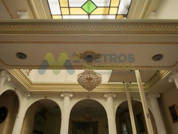 CASA en VENTA sobre AV. ACUEDUCTO em Esquina