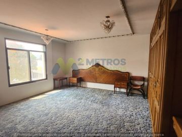 CASA en VENTA sobre AV. ACUEDUCTO em Esquina
