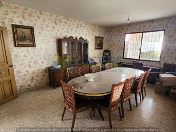 CASA en VENTA sobre AV. ACUEDUCTO em Esquina