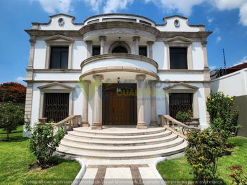 CASA en VENTA sobre AV. ACUEDUCTO em Esquina