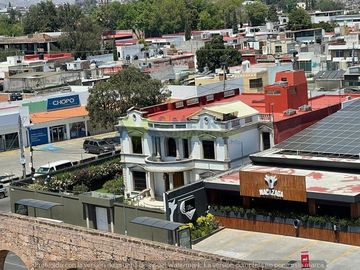 CASA en VENTA sobre AV. ACUEDUCTO em Esquina