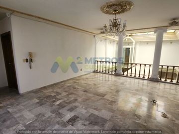 CASA en VENTA sobre AV. ACUEDUCTO em Esquina