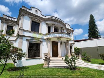 CASA en VENTA sobre AV. ACUEDUCTO em Esquina