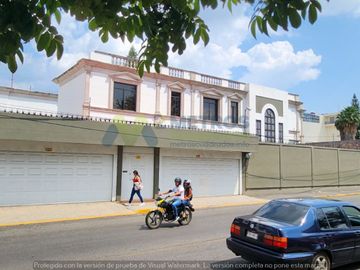 CASA en VENTA sobre AV. ACUEDUCTO em Esquina