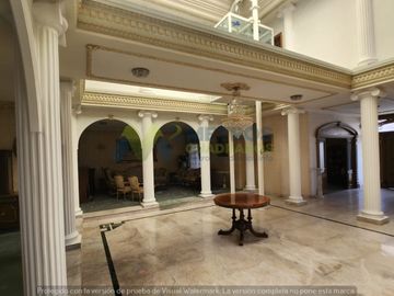 CASA en VENTA sobre AV. ACUEDUCTO em Esquina