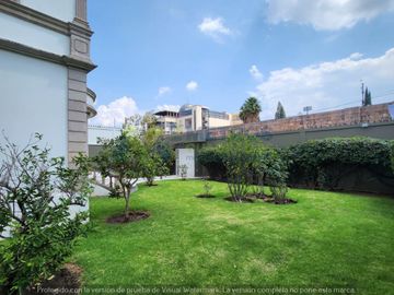 CASA en VENTA sobre AV. ACUEDUCTO em Esquina
