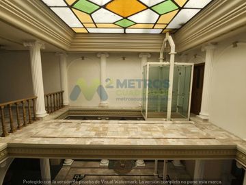 CASA en VENTA sobre AV. ACUEDUCTO em Esquina
