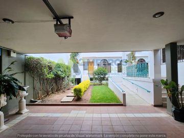 CASA en VENTA sobre AV. ACUEDUCTO em Esquina