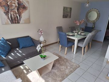 VENTA DE CASA RESIDENCIAL CON ALBERCA A 5 MINUTOS DE ZÓCALO EN EMILIANO ZAPATA