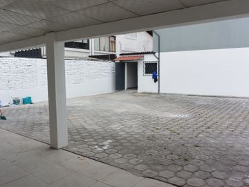 IDEAL EMPRESAS: USD 475.000 - PROPIEDAD EN VENTA, SECTOR NORTE DE QUITO