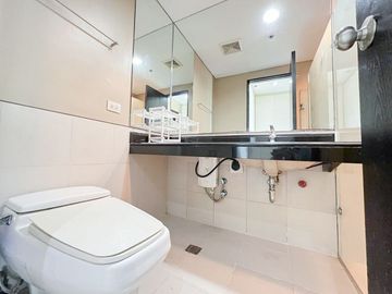 The Residences at Greenbelt | One Bedroom 1BR Condo Unit For Sale - #4554