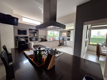 VENTA CASA EN EL CAMPANARIO QUERÉTARO QUERÉTARO