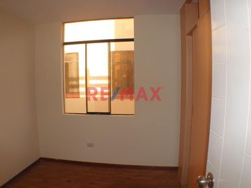Venta Casa Mas Cochera En Condominio Los Sauces ID 1091731