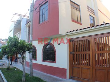 Venta Casa Mas Cochera En Condominio Los Sauces ID 1091731