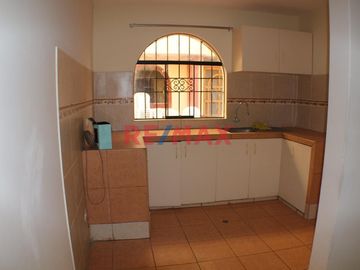 Venta Casa Mas Cochera En Condominio Los Sauces ID 1091731