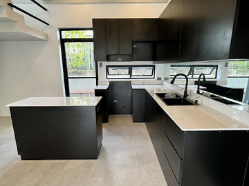 FOR SALE - House and Lot in Eastville Homes, Cainta, Rizal