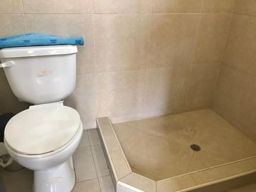 Casa de venta en Urbanización Villa Bonita, 3 dormitorios, sector Mi Lote.