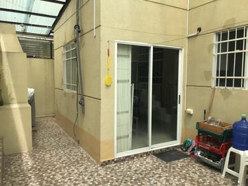Casa de venta en Urbanización Villa Bonita, 3 dormitorios, sector Mi Lote.