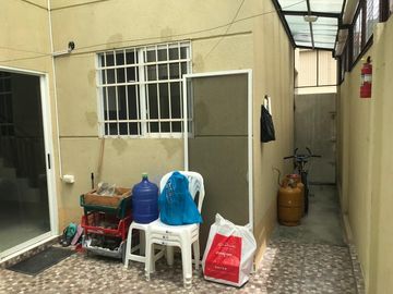 Casa de venta en Urbanización Villa Bonita, 3 dormitorios, sector Mi Lote.