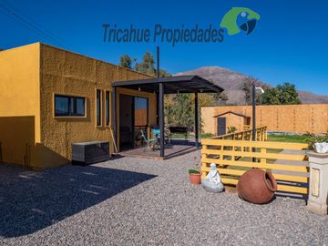Terreno con cabañas amobladas para turistas y piscina, Valle del Elqui. $210 millones