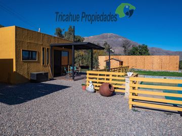 Terreno con cabañas amobladas para turistas y piscina, Valle del Elqui. $210 millones