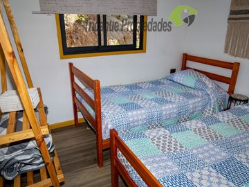 Terreno con cabañas amobladas para turistas y piscina, Valle del Elqui. $210 millones
