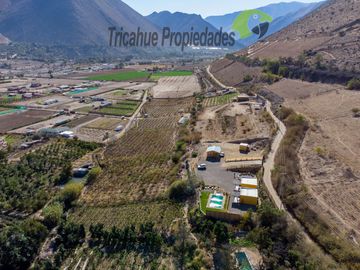 Terreno con cabañas amobladas para turistas y piscina, Valle del Elqui. $210 millones