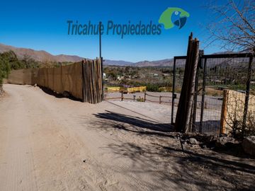 Terreno con cabañas amobladas para turistas y piscina, Valle del Elqui. $210 millones