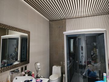 Hermosa casa con vista panorámica para actualizar