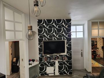 Hermosa casa con vista panorámica para actualizar
