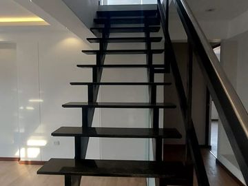 EN VENTA AMPLIO Y HERMOSO PENTHOUSE DÚPLEX DE ESTRENO.