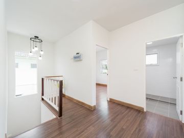 ขายบ้านเดี่ยว ตกแต่งใหม่ ใกล้สนามบินสุวรรณภูมิ เพียง 10 นาที