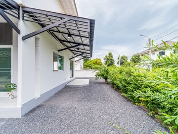 ขายบ้านเดี่ยว ตกแต่งใหม่ ใกล้สนามบินสุวรรณภูมิ เพียง 10 นาที